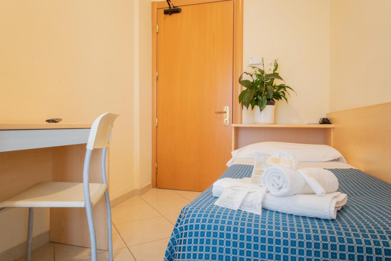 Budget Single Room,248244121:JPEG
