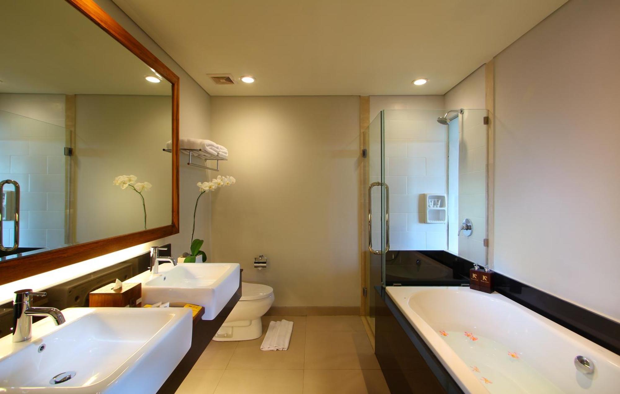 Kamar Suite Kirana