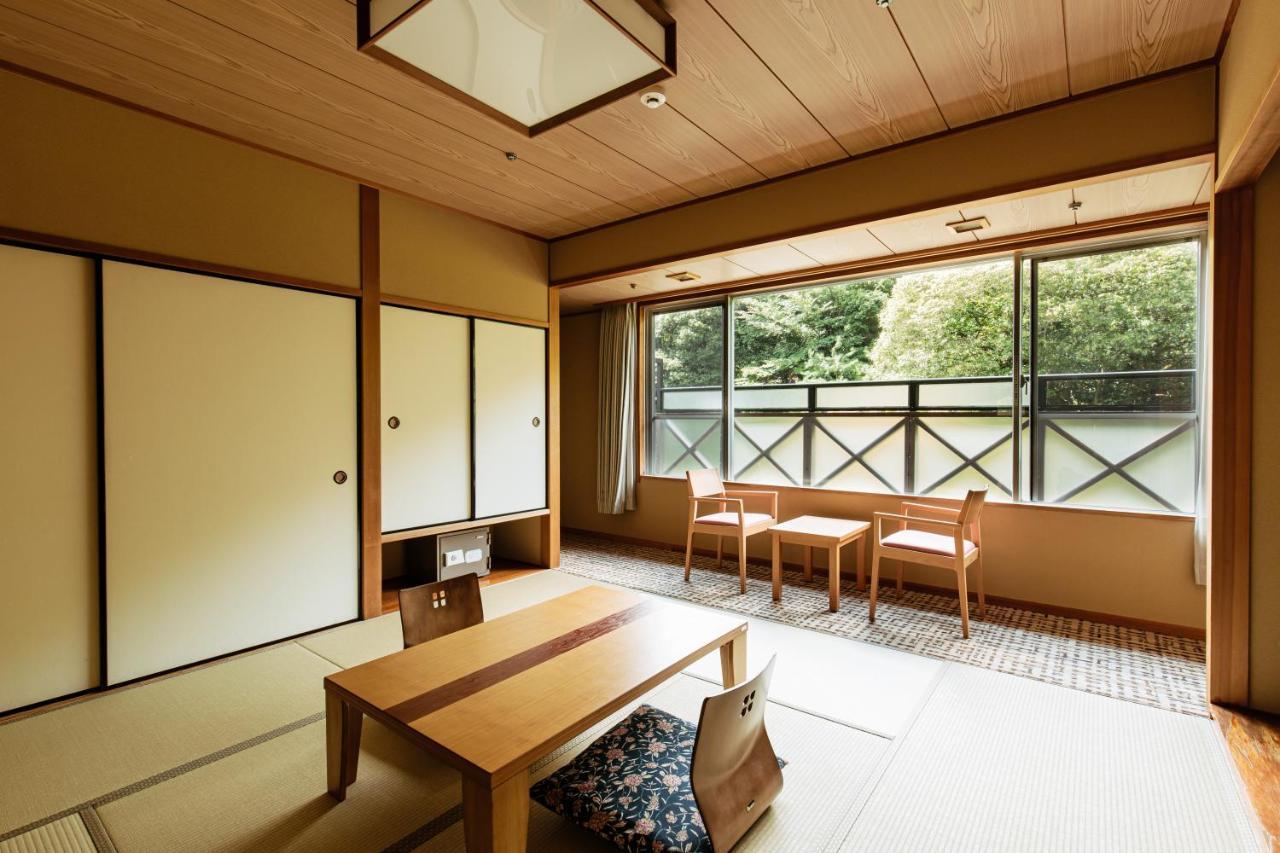 Japanese-style Room with 8 Tatami  (Without Private Bath) (Max 4 Adults)