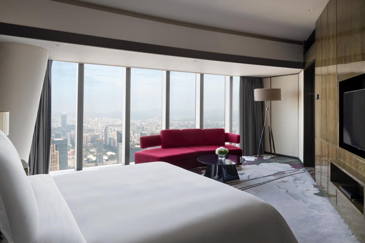 Deluxe King Suite City View,1339366175:JPEG