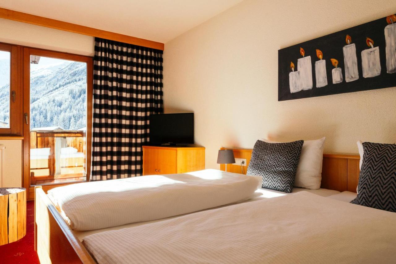 Doppelzimmer mit Balkon