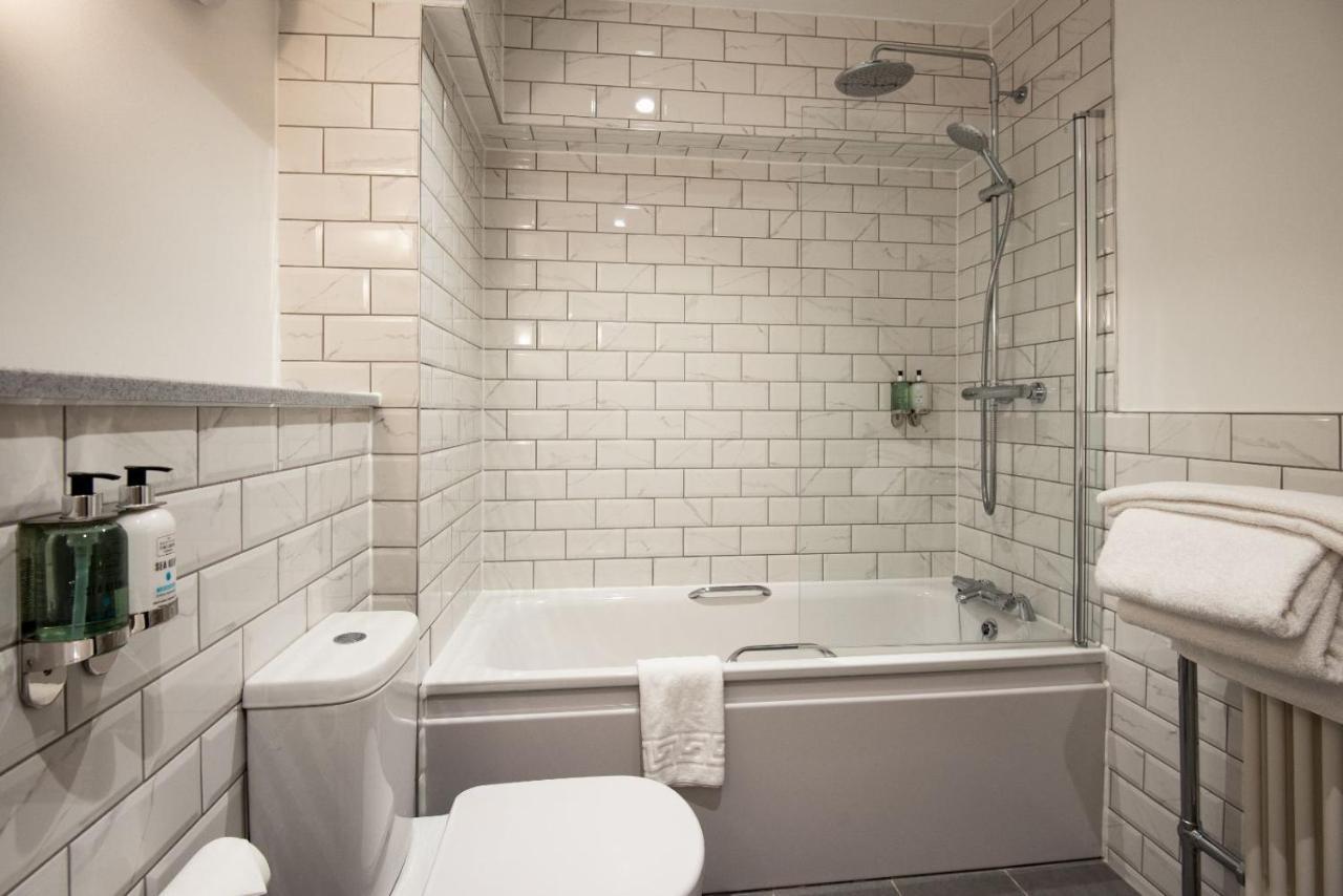 Chambre Double ou Lits Jumeaux avec Canapé-Lit ou Lits Superposés