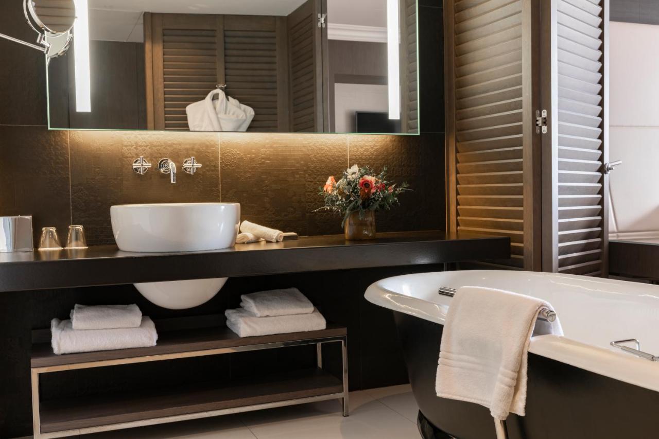 Classic Twin Room with Terrace and Harbour View