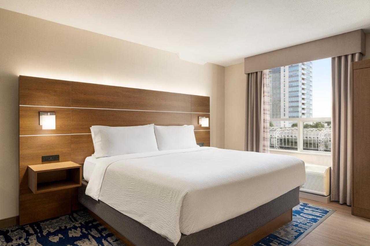 King Suite with Sofa Bed and City View