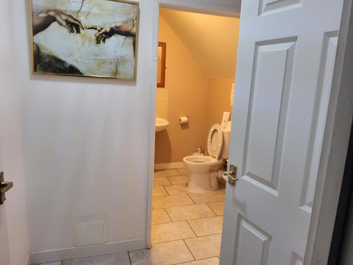 Single Room with Shared Bathroom