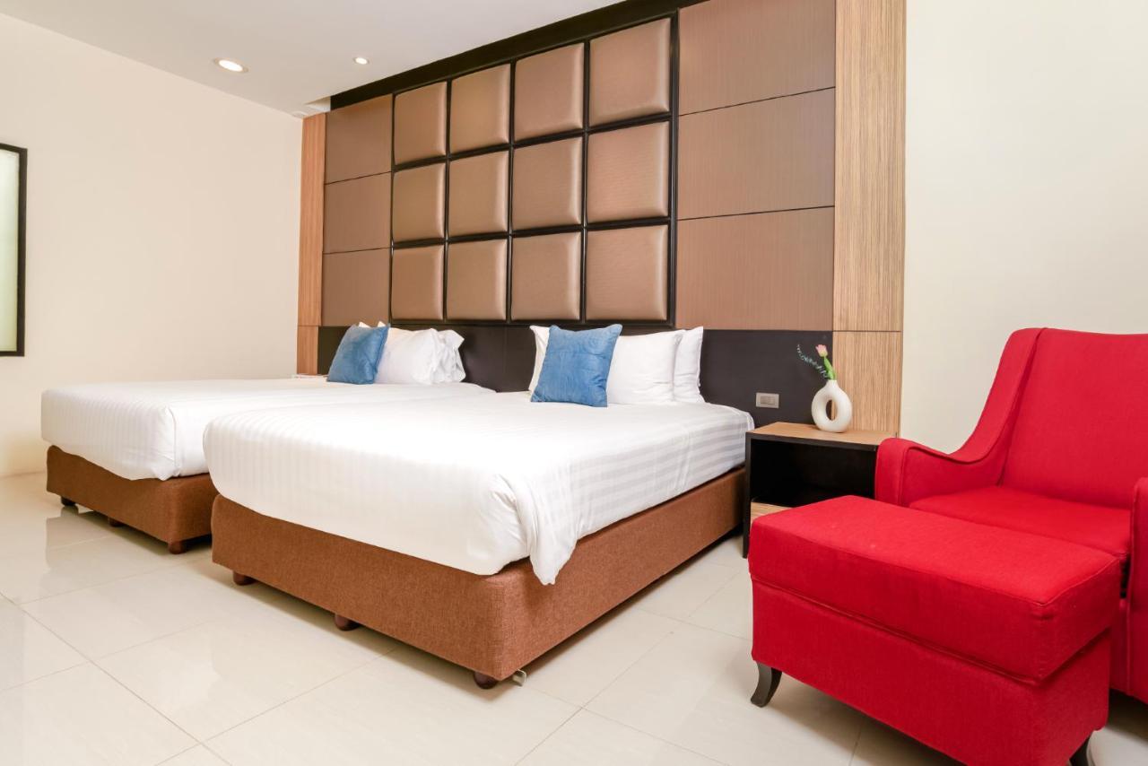 Superior Double or Twin Room bathtub,1341014609:JPEG