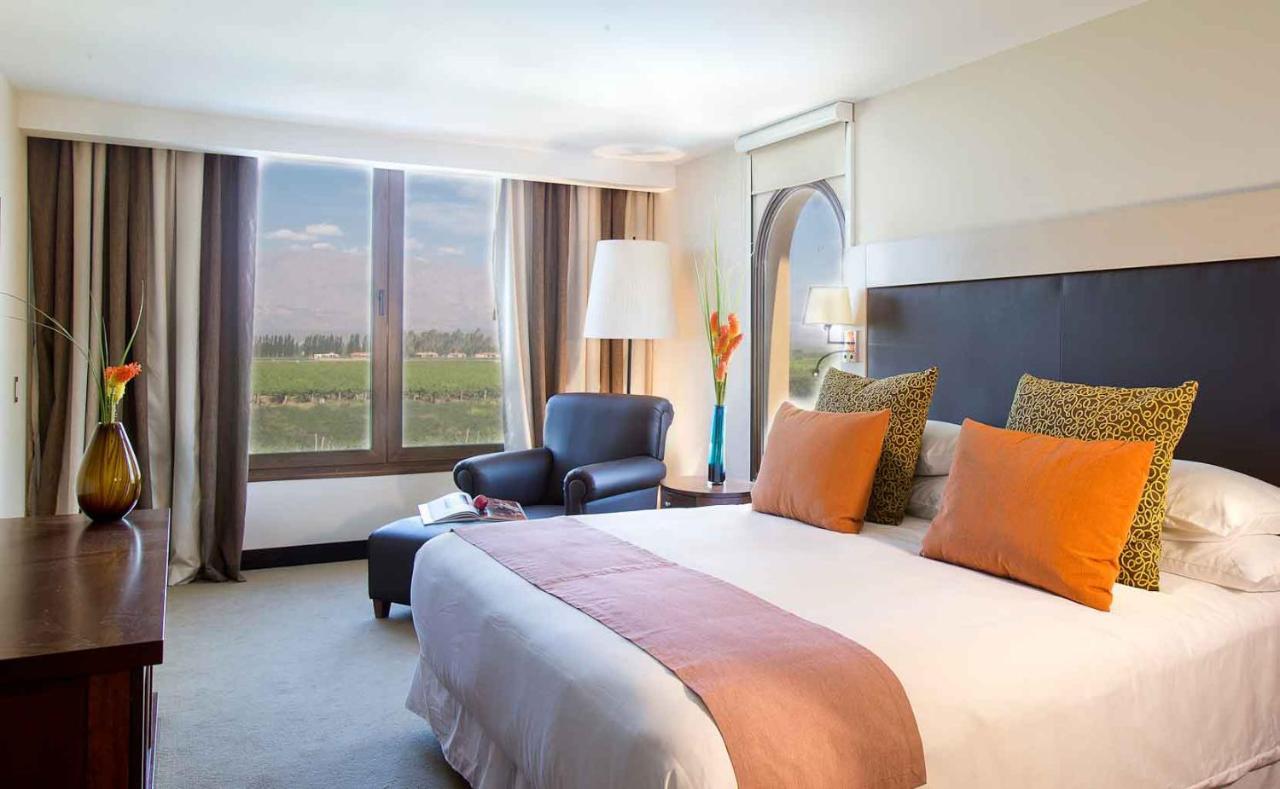 Deluxe Room with Mountain View