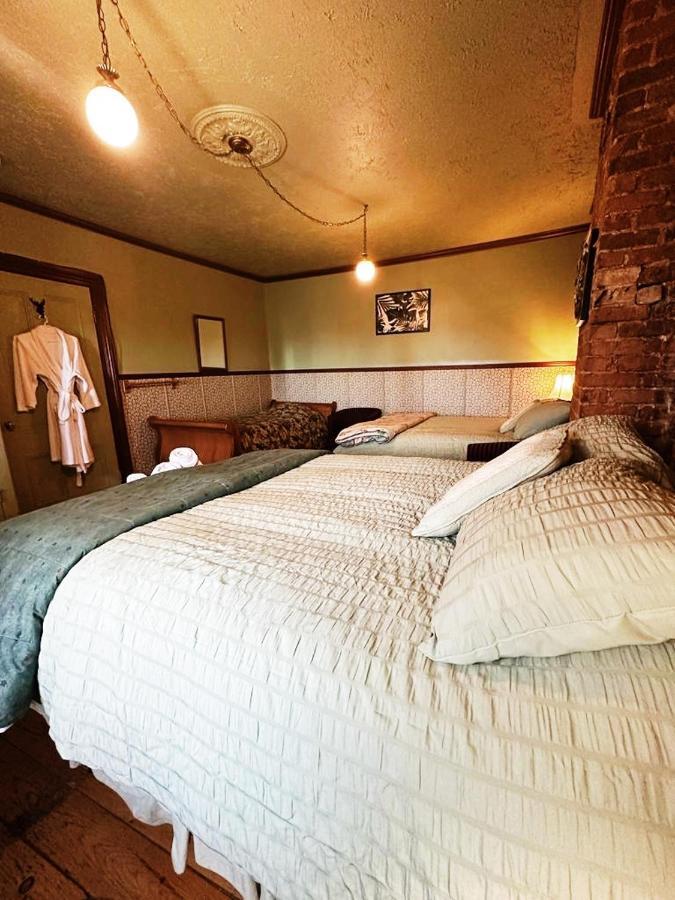 Queen Room with Shared Bathroom