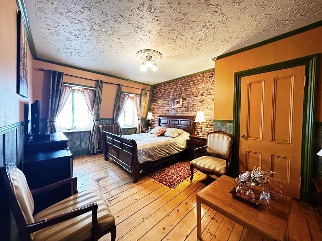 Junior Suite with Mountain View