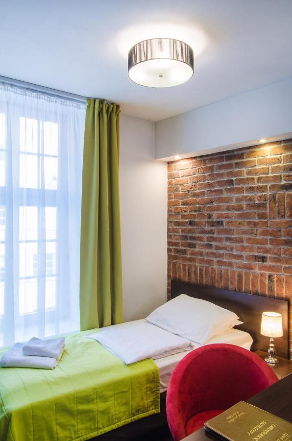 Single Room,1722919579:JPEG
