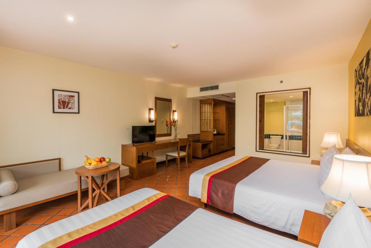 Superior Double or Twin Room with Pool View