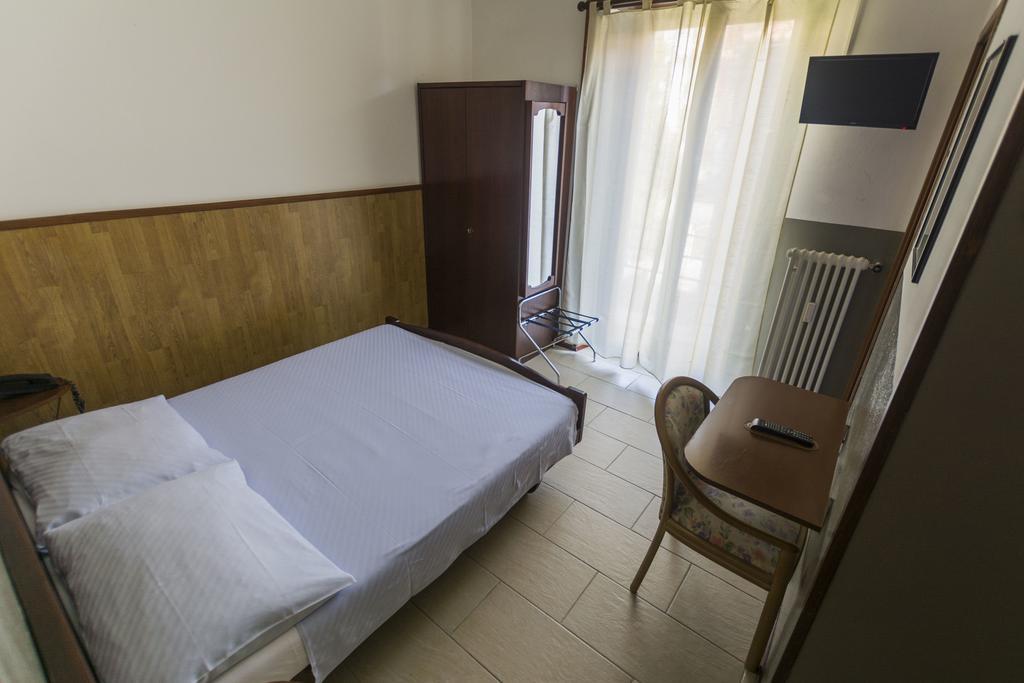 Single Room with Balcony,134267814:JPEG