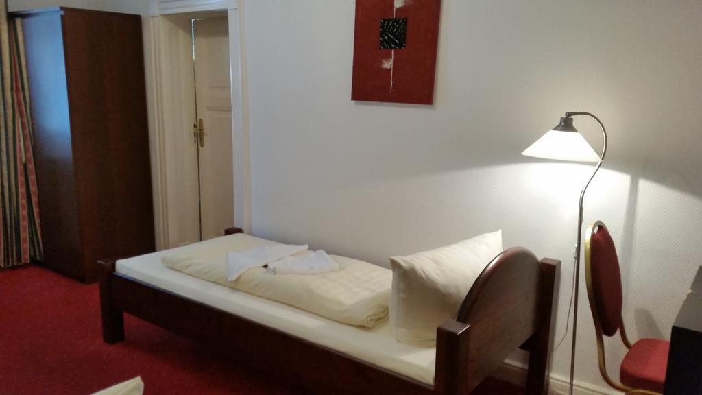Single Room,394716192:JPEG