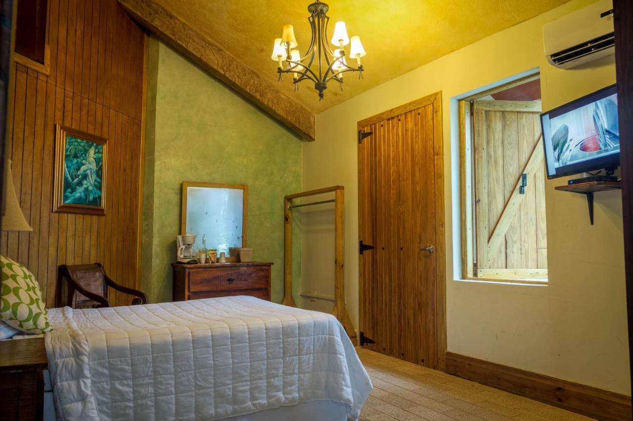 Standard Double Room,1342115951:JPEG