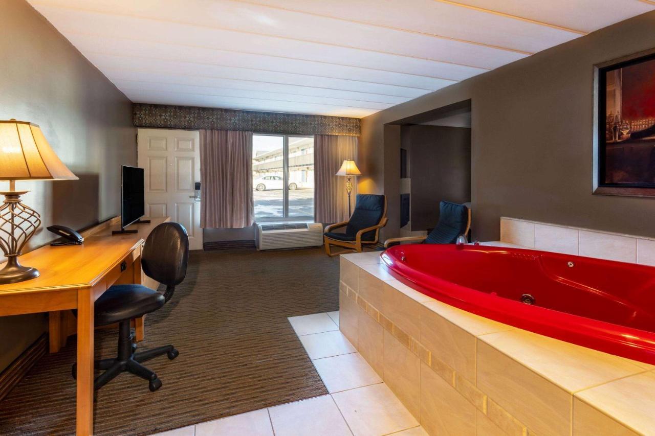 King Studio Suite - Non-Smoking