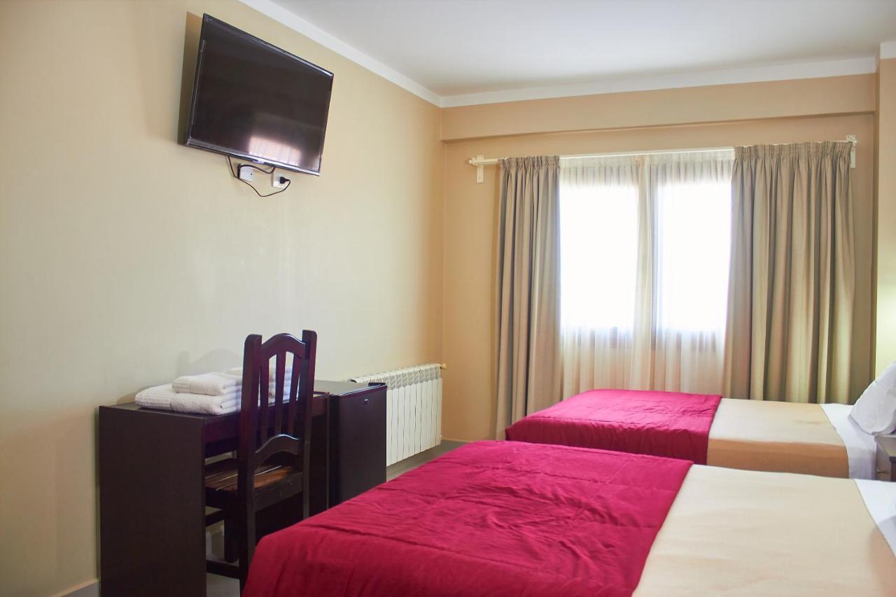 Twin Room,1593767684:JPEG