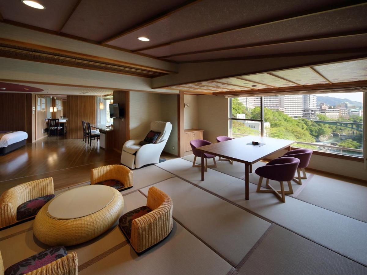 Corner Suite with Tatami area and View Bath