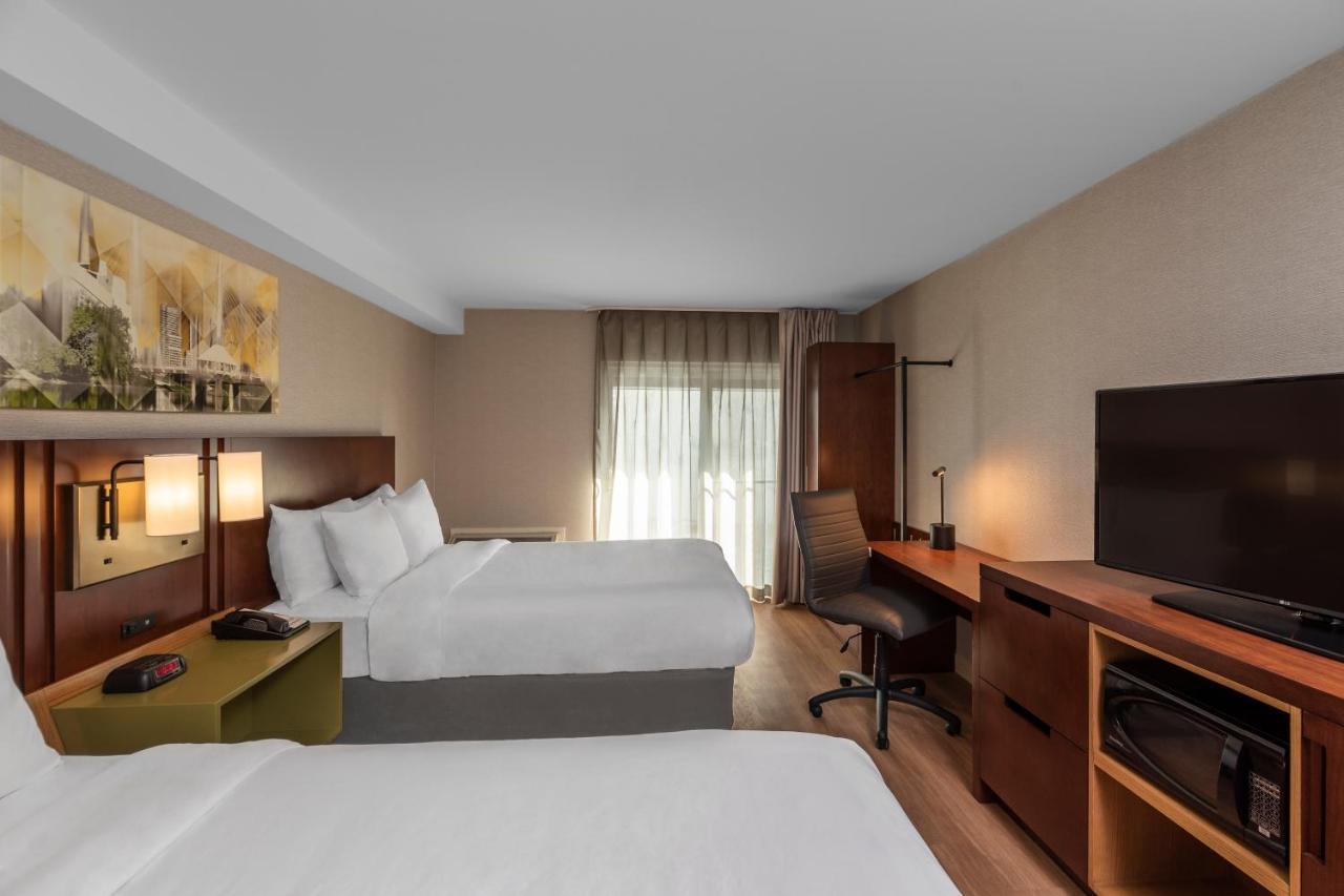 Queen Room with Two Queen Beds - Non-Smoking/1st Floor