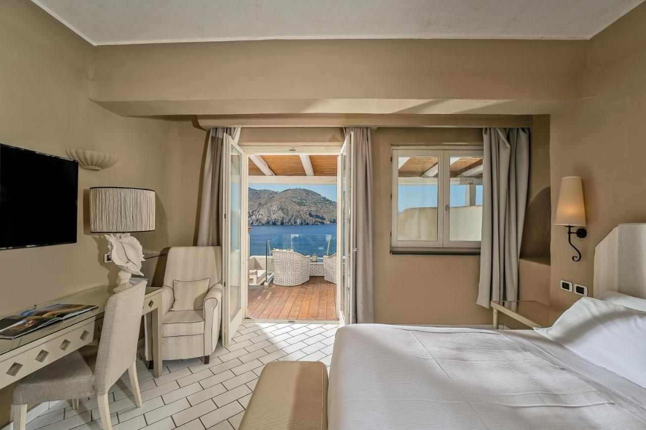 Suite with Hot Tub