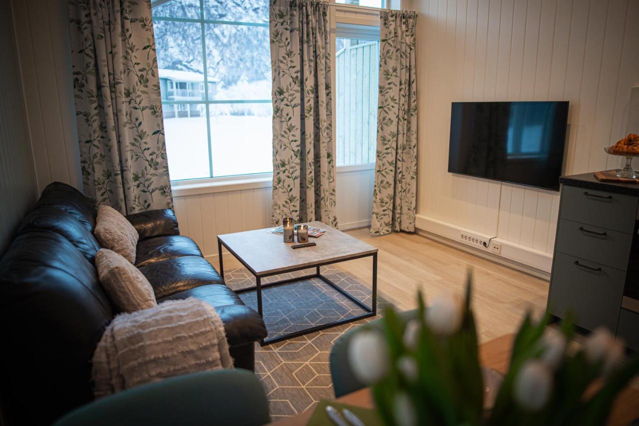 Deluxe One-Bedroom Apartment
