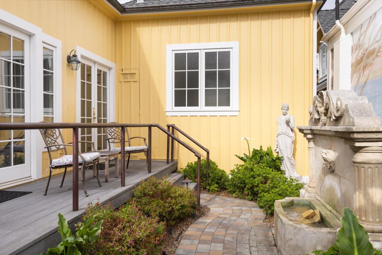 Sea View Cottage 2 Bedroom King Suite with Limited Ocean View