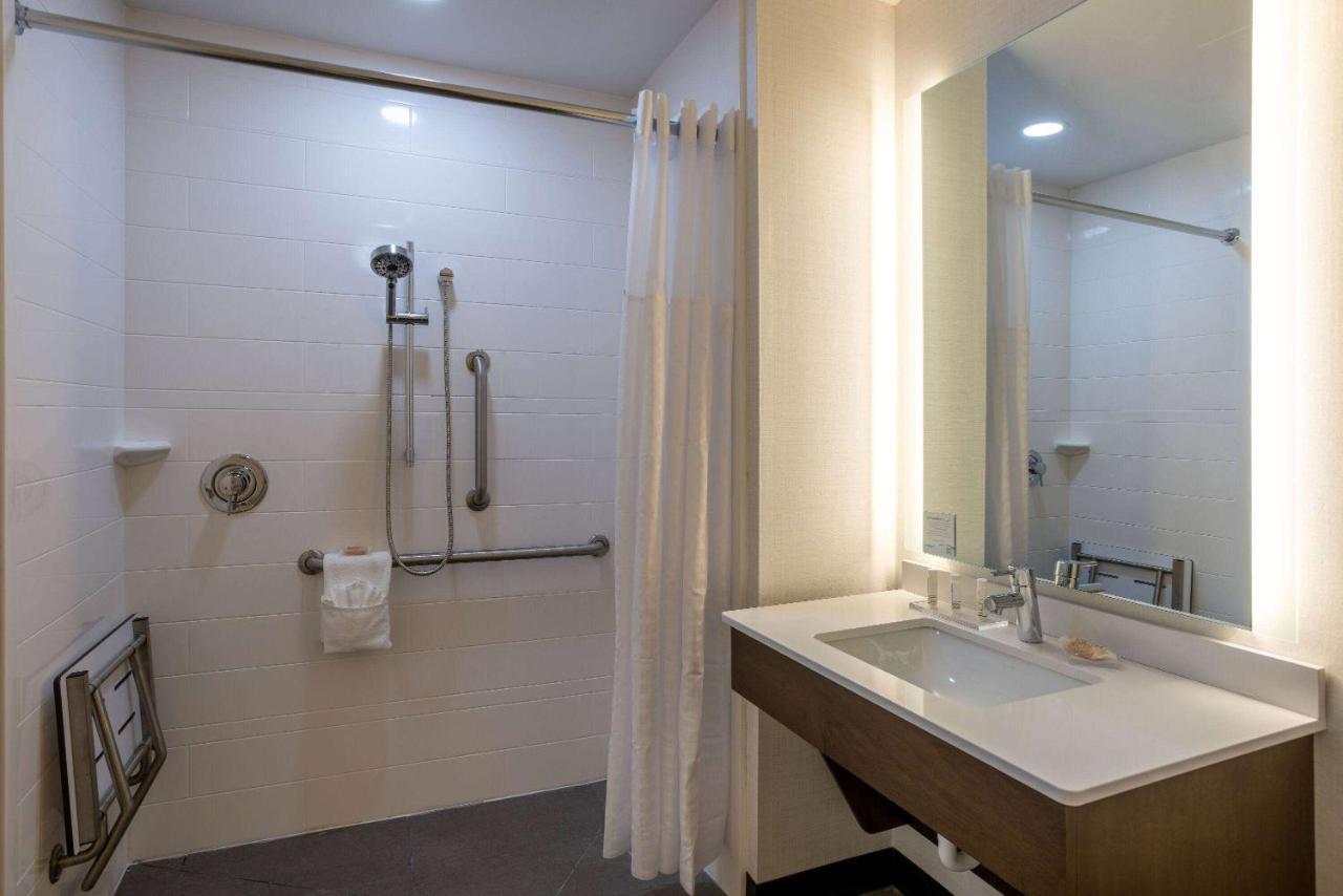 King Room - Disability Access - Non-Smoking