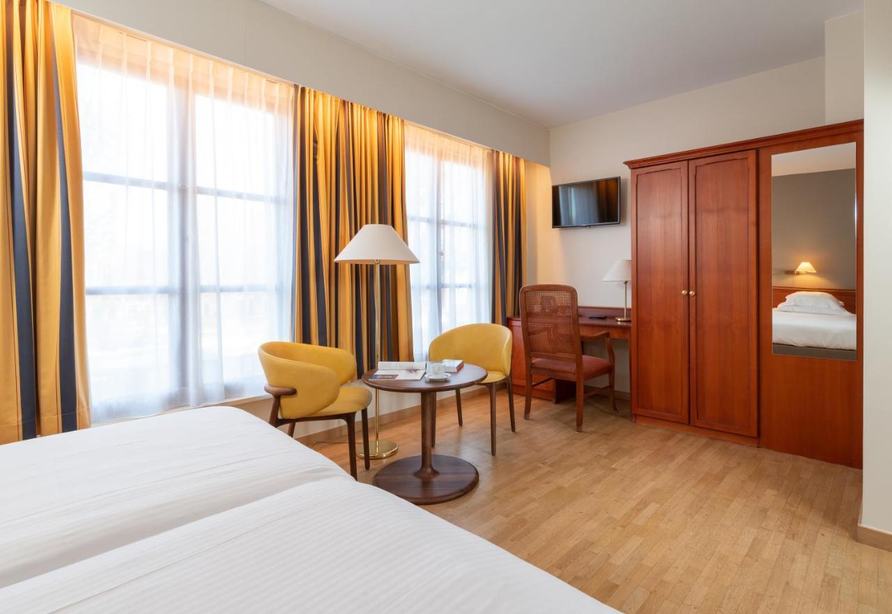 Superior Double or Twin Room Canal View