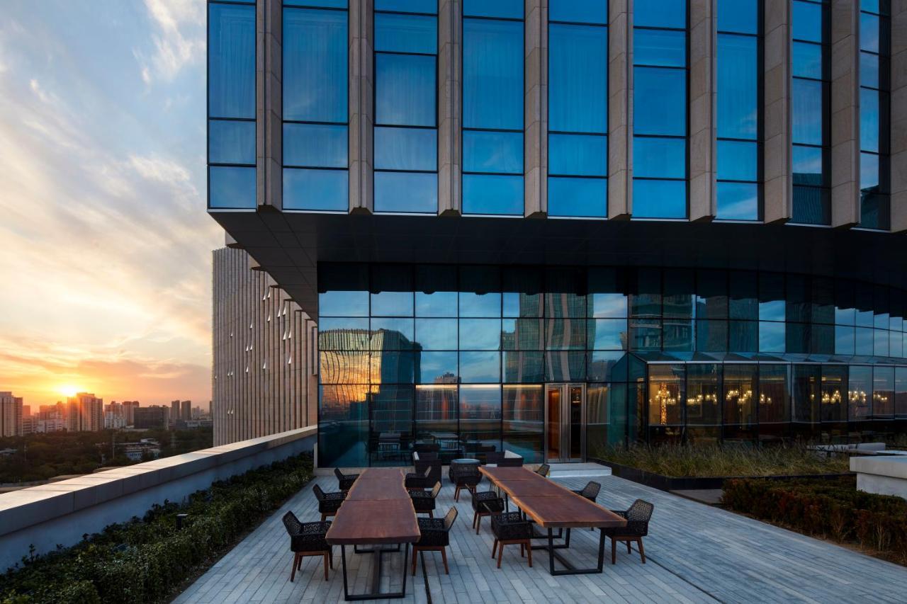 Club, Club lounge access, Guest room, 2 Double, City view
