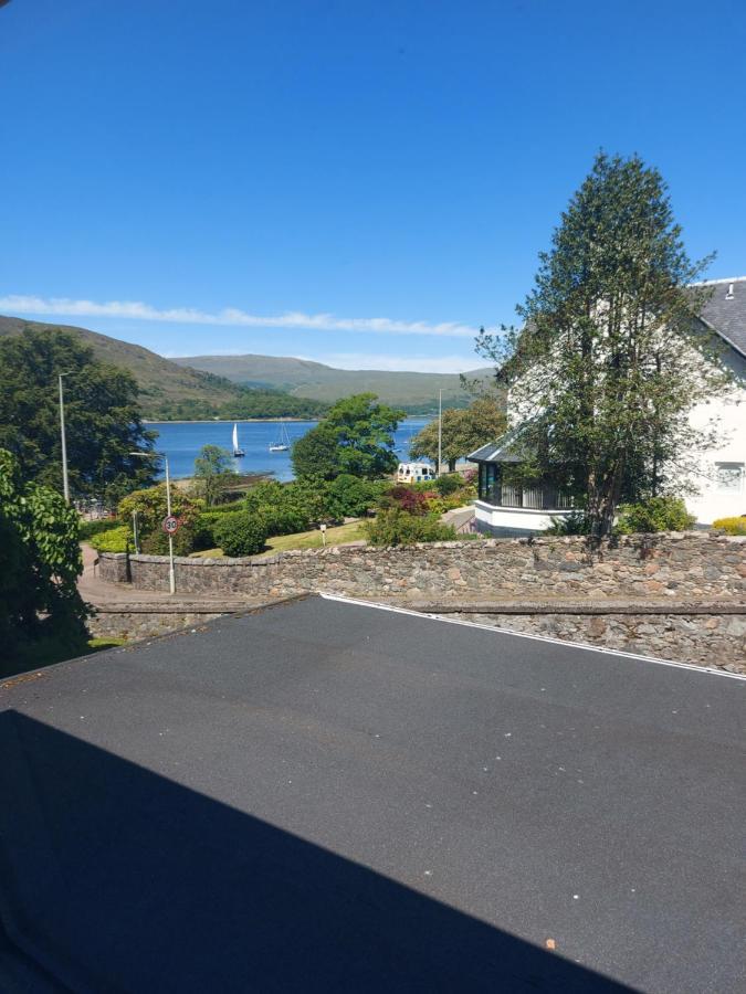Deluxe Double Room with Side Sea View