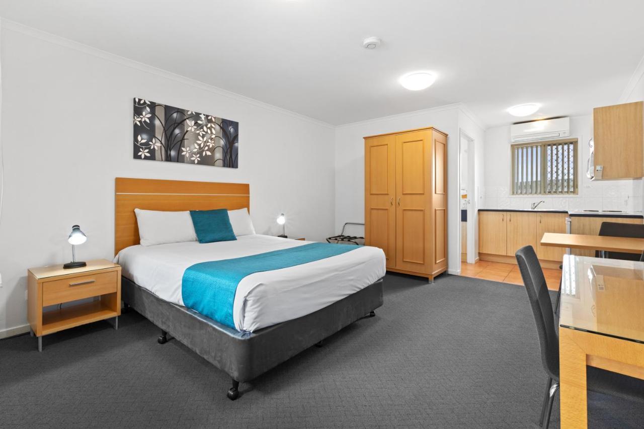 Queen Room with Kitchenette Facilities