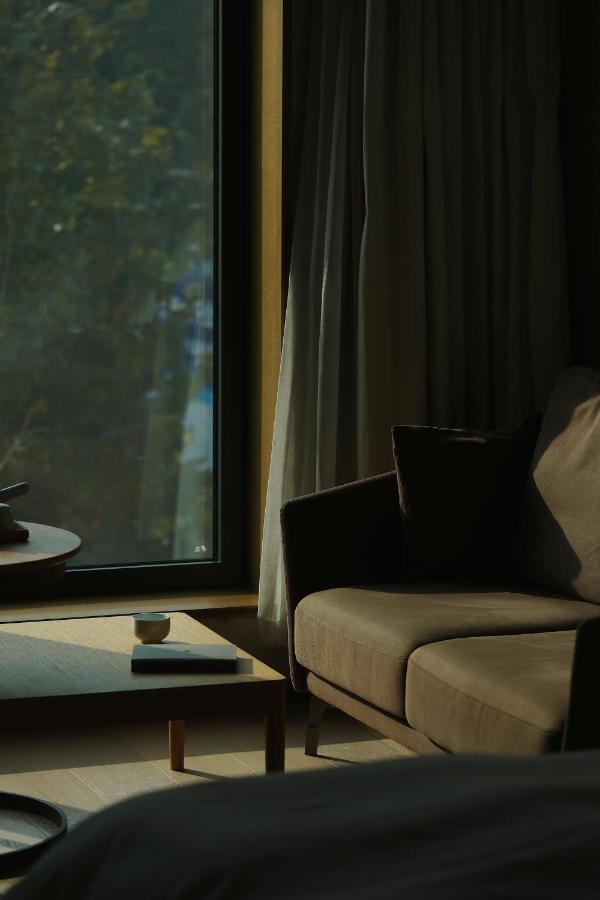 King Room with Mountain View-Free MiniBar and Free daily afternoon tea