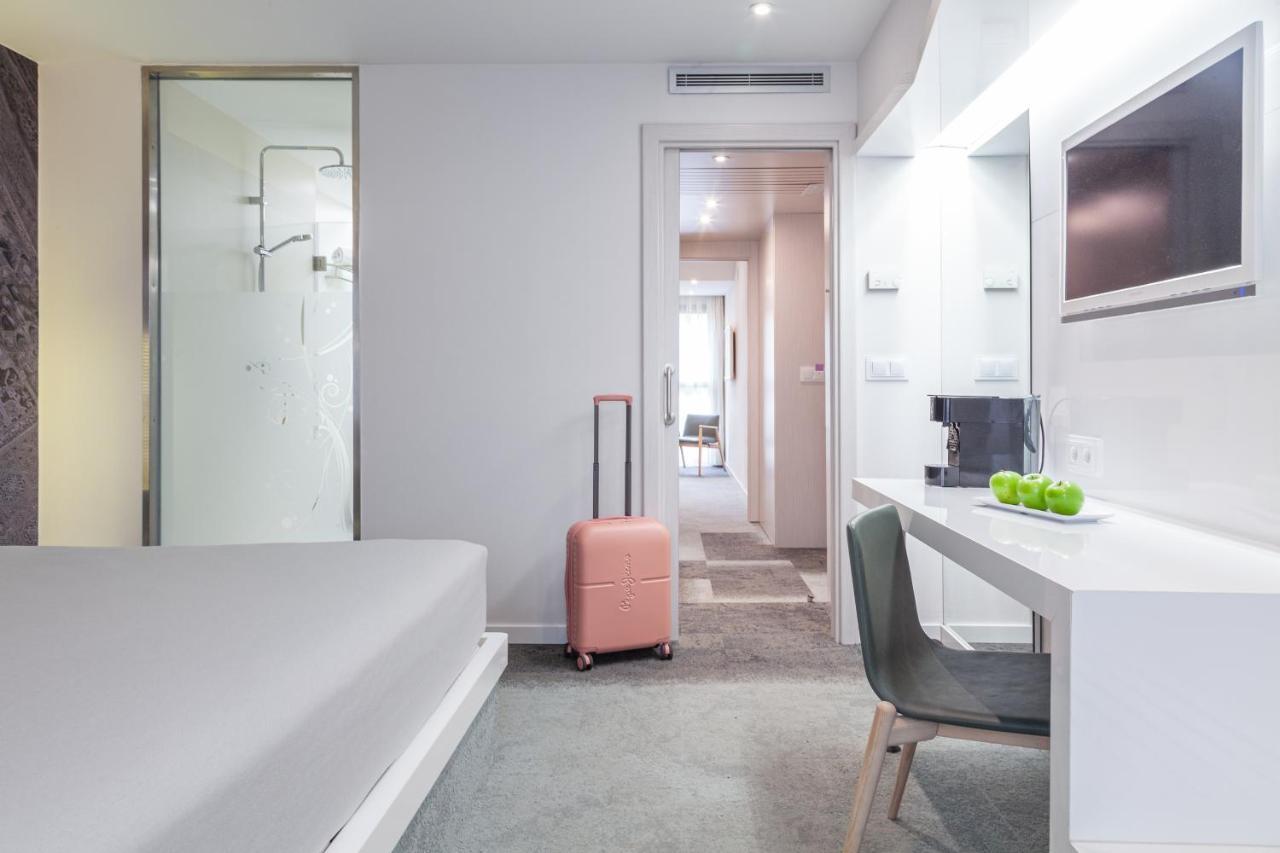 Family Junior Suite (2 Adults + 2 Children)