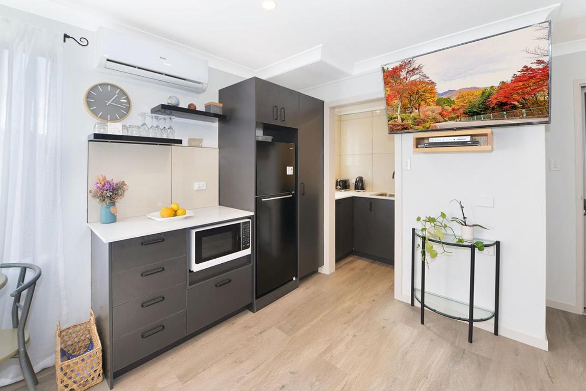 King Fully Equipped One Bedroom Apartment