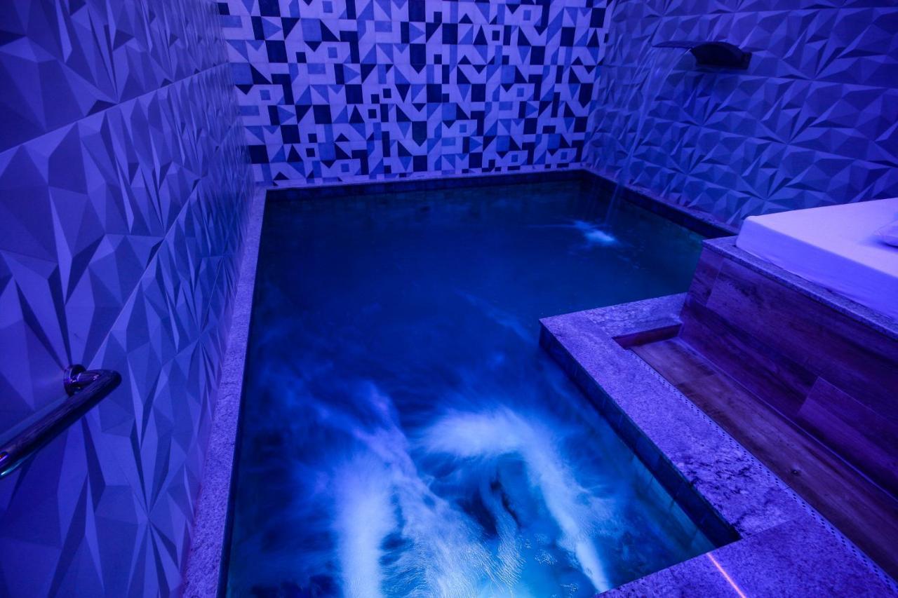 Deluxe Double Room with Pool Access