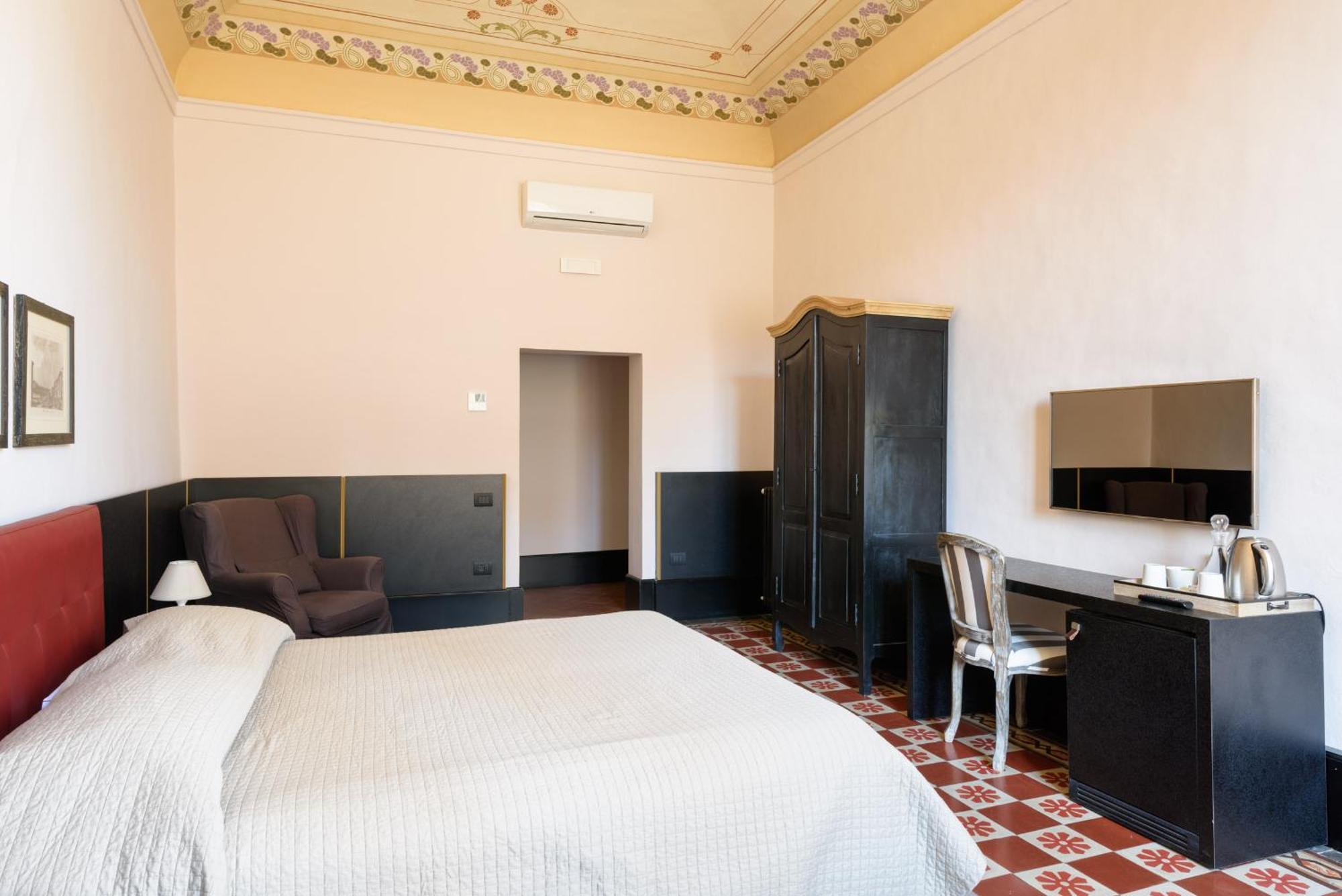Junior Suite with City View
