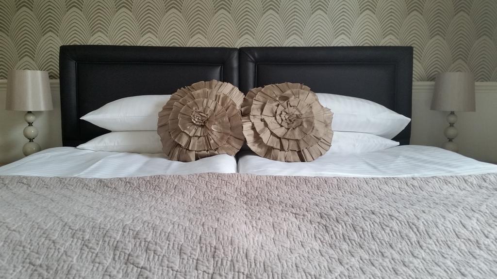 Twin Room with Ensuite Bathroom,162002982:JPEG