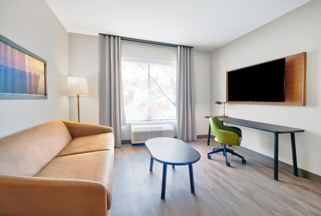 Queen Suite with Two Queen Beds