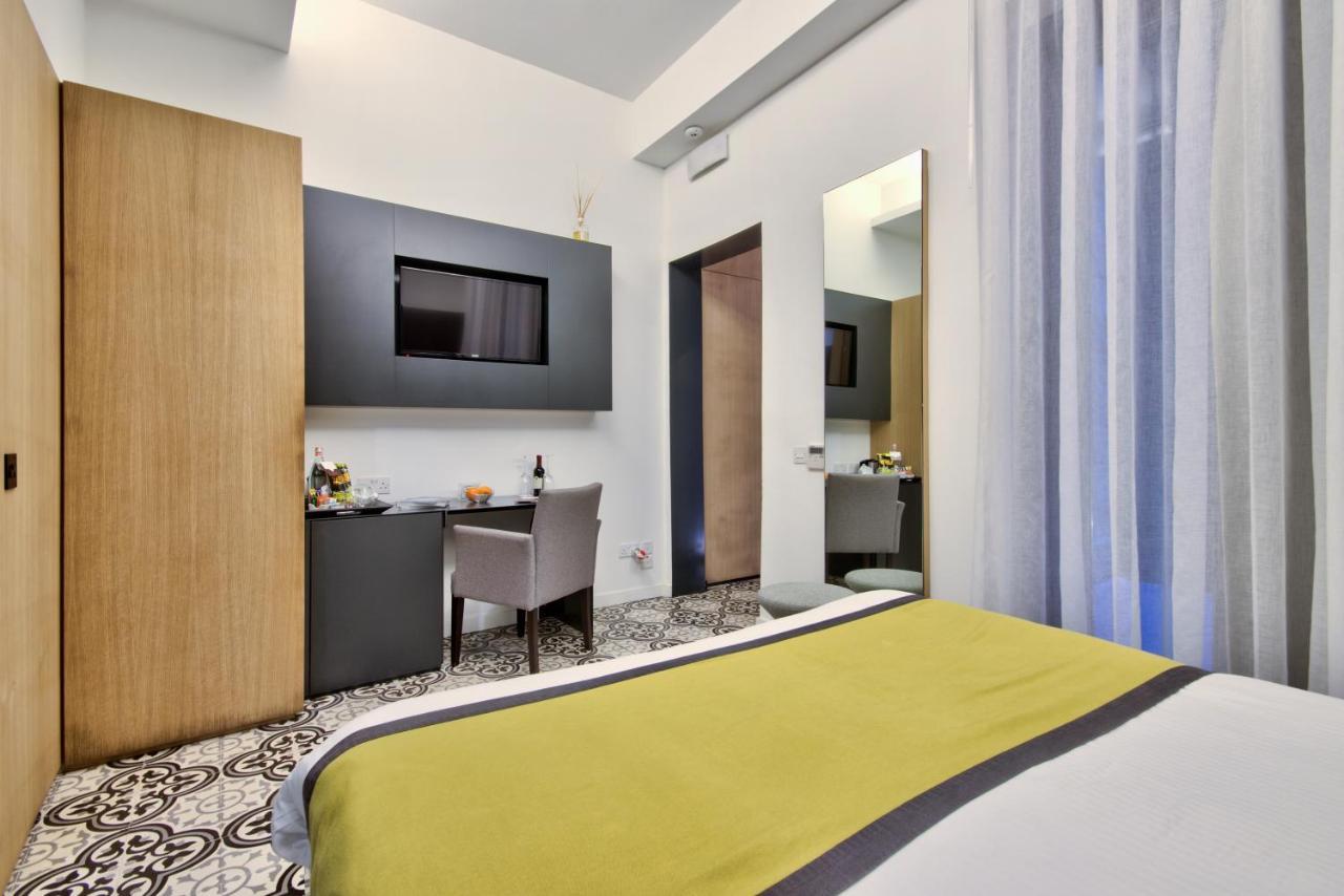 Double Room with Patio,1589512492:JPEG