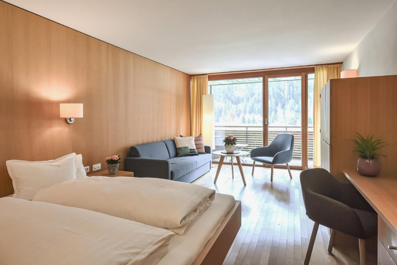 Double Room with Balcony and Mountain View
