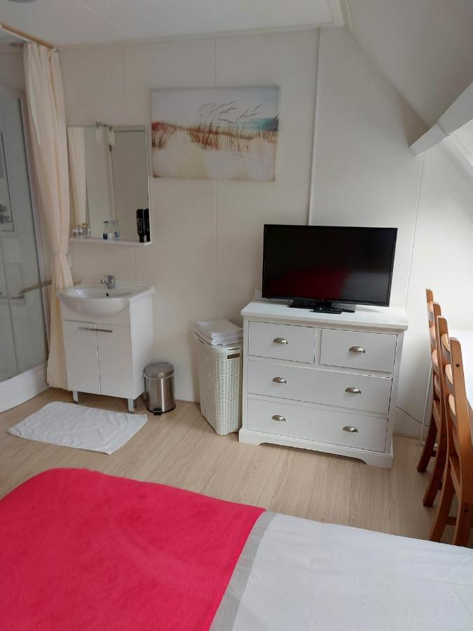 Single Room Private Bathroom