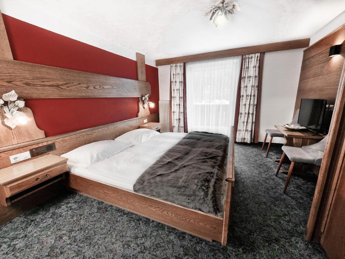 Double Room,1349370613:JPEG