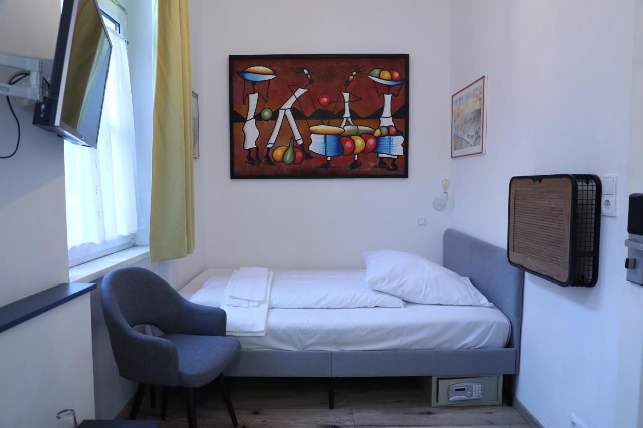 Standard Single Room,1349815624:JPEG
