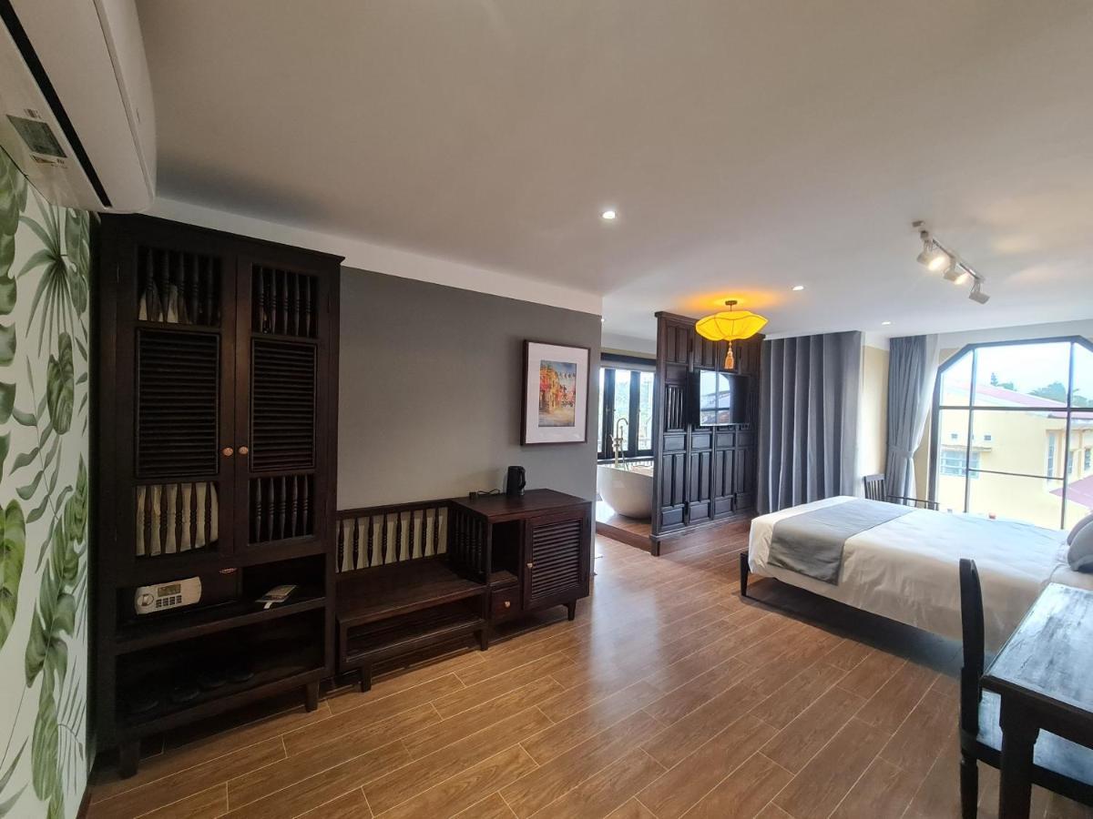 Suite with Balcony