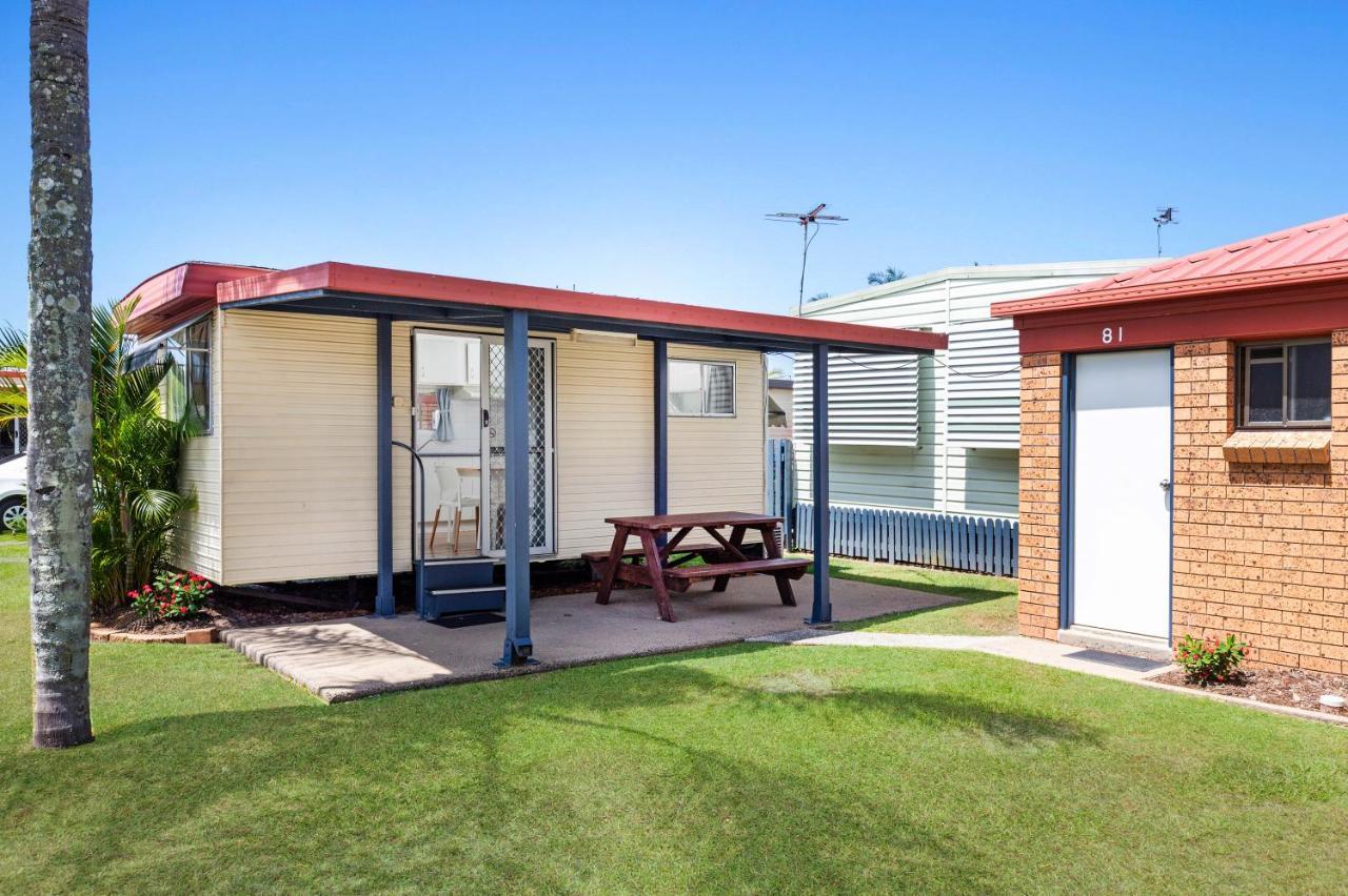 Budget Cabin - External Ensuite
