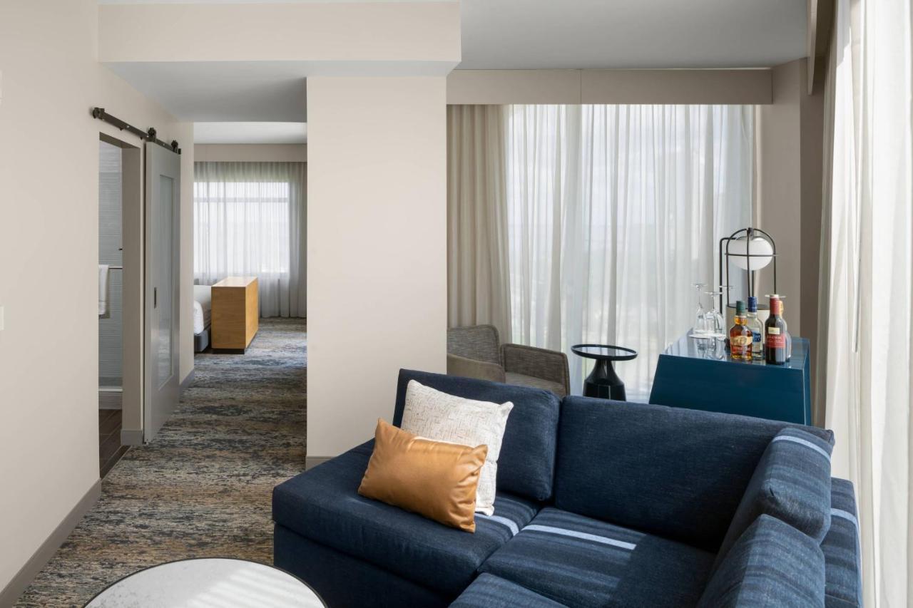 Night Owl King Balcony Suite, Junior Suite, 1 King, Sofabed