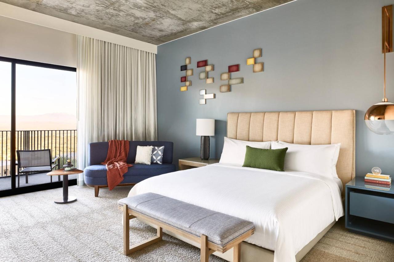 Sky View, Guest room, 1 King, Top floor