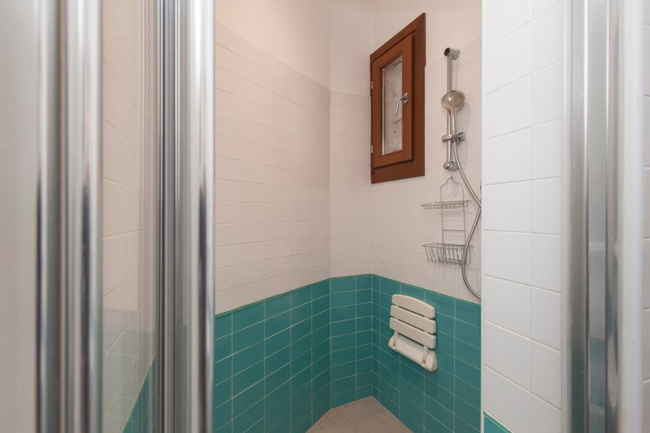 One-Bedroom Apartment,1362783992:JPEG
