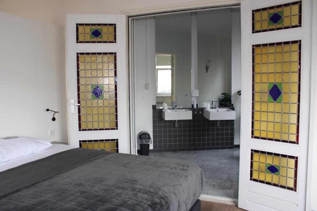 Family Studio,1351858777:JPEG