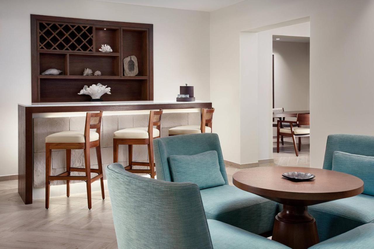 Club Level Presidential Suite