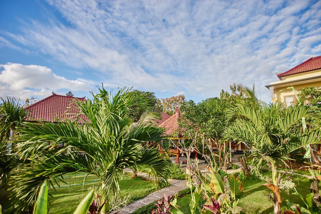 Deluxe Bungalow with Garden View